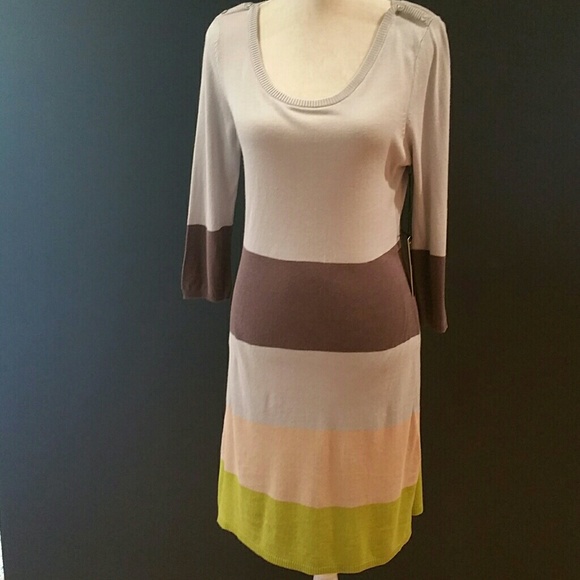 BCBG lightweight sweater dress. NWT Size Med - Picture 4 of 4